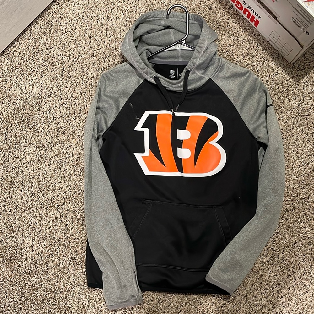 Bengals hoodie (read description)